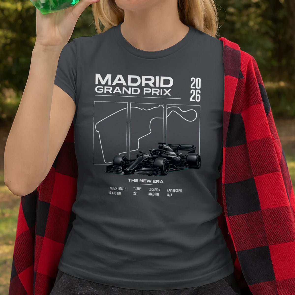 Female model, viewing the front side.